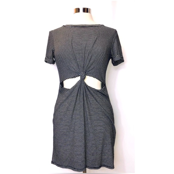 Honey Punch Dresses & Skirts - Honey Punch Knot It Front Twist Knot T-Shirt Dress Black & White Striped Size S